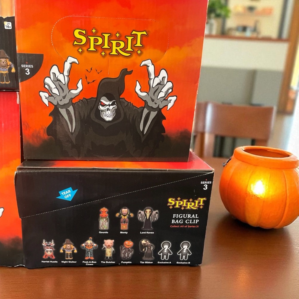 Spirit Halloween Series 3 Animatronic Bag Clip Blind Pack Full Box of 16 (2024)